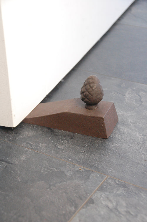 Pineapple doorstop